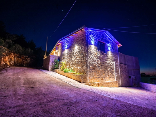  gece  -  Kasım
  | Kalkan Akbel’de Jakuzili ve Isıtmalı Havuzlu Muhafazakar Kiralık Villa | 4 Kişilik Tatil